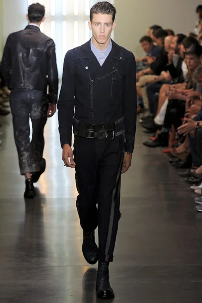 Look 11
